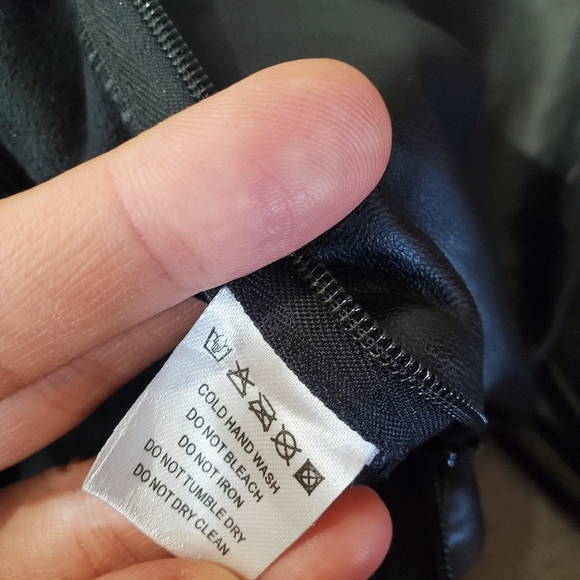 Meshki Shayla Skinny Faux Leather High-Rise Split Pant in Black Women's L. 29". - Picture 10 of 15